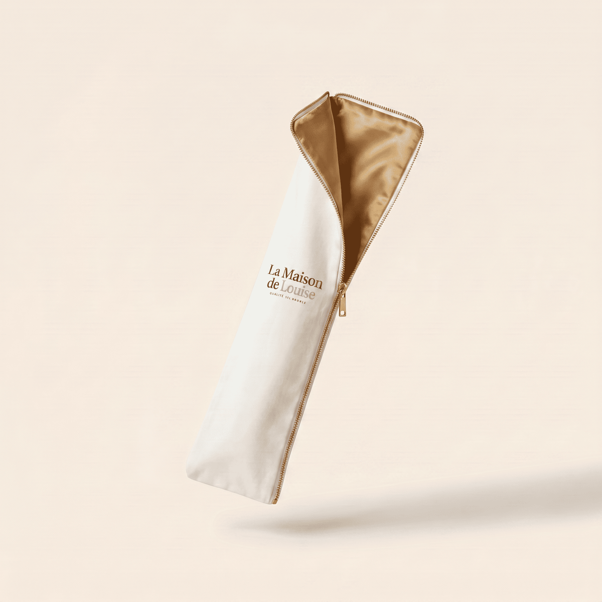 Deux baguettes rangées dans un sac à baguette en cire d'abeille